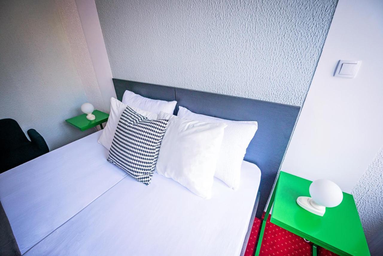 Pb Urban Garden Stay With Secured Parking Sremska Mitrovica Exteriér fotografie
