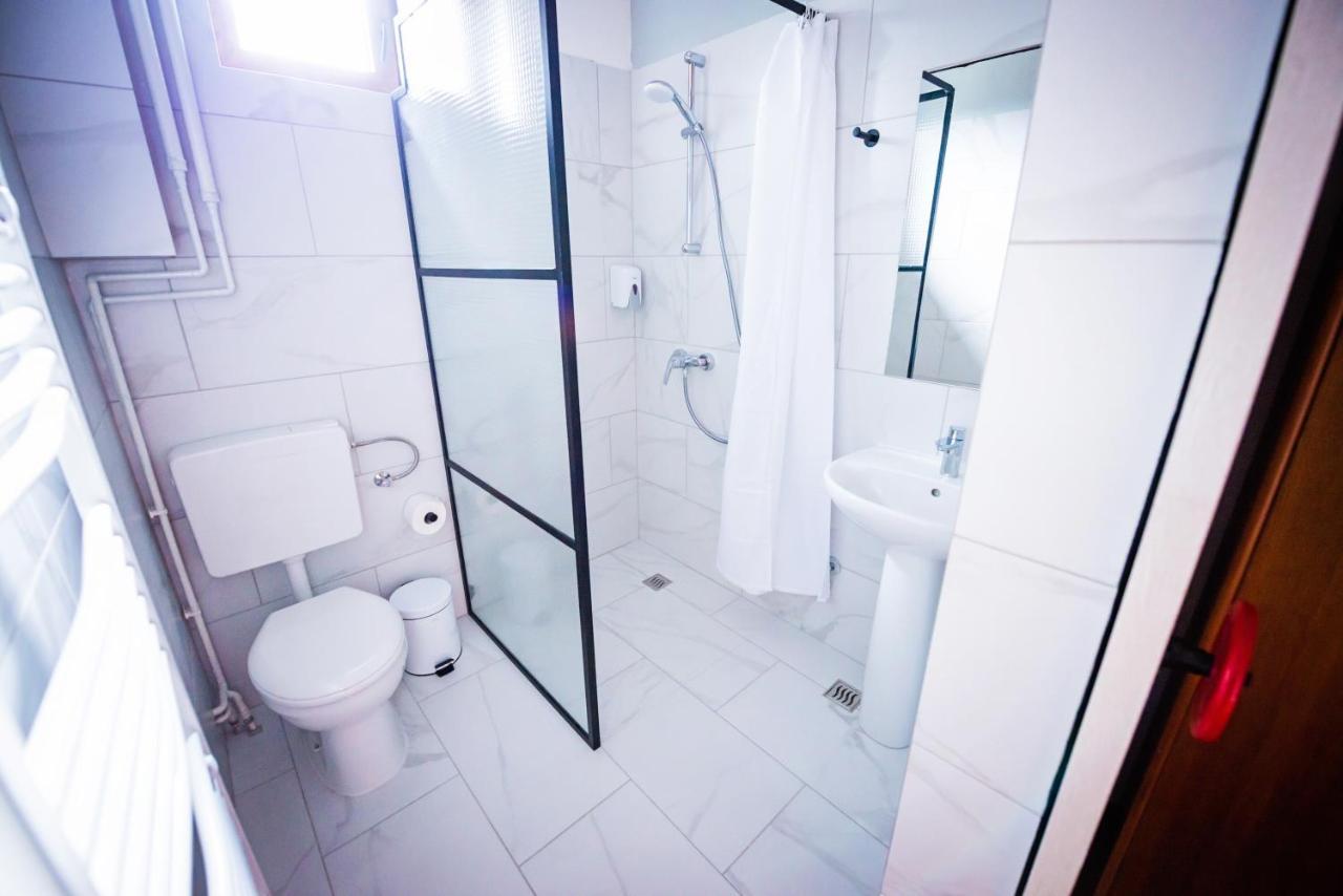 Pb Urban Garden Stay With Secured Parking Sremska Mitrovica Exteriér fotografie