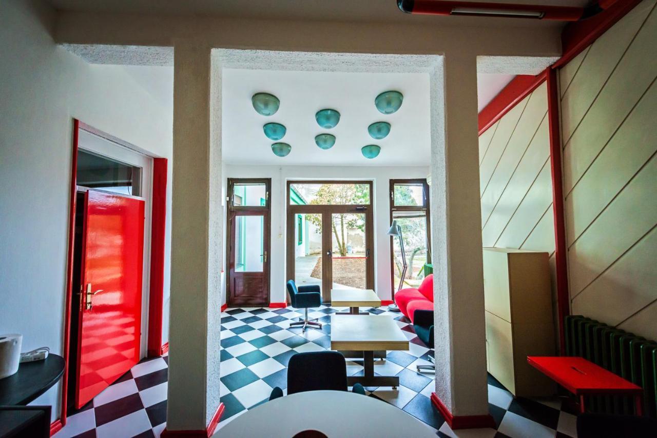Pb Urban Garden Stay With Secured Parking Sremska Mitrovica Exteriér fotografie