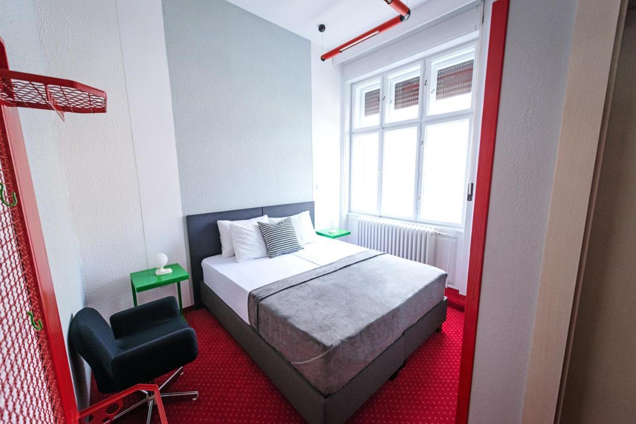 Pb Urban Garden Stay With Secured Parking Sremska Mitrovica Exteriér fotografie