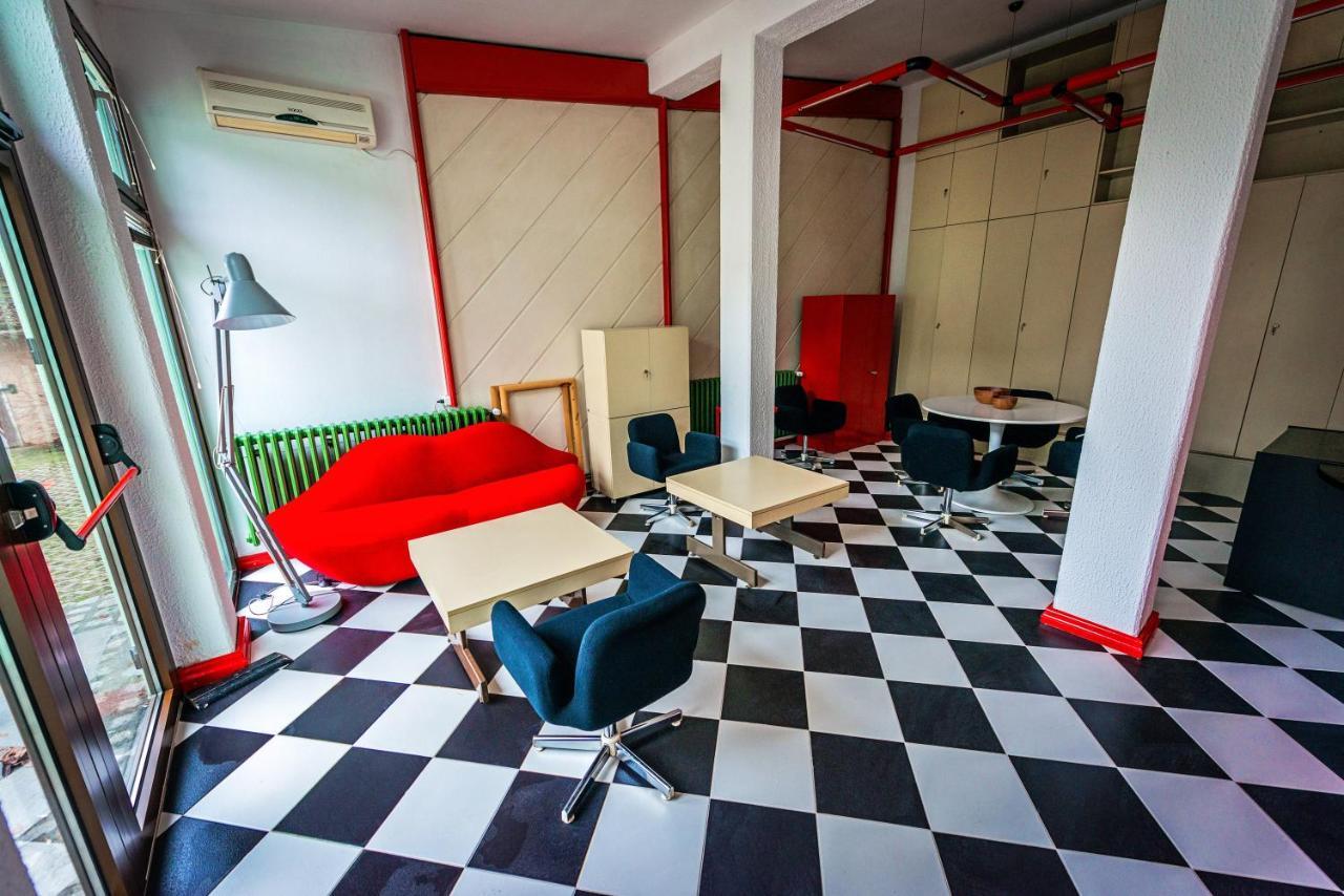 Pb Urban Garden Stay With Secured Parking Sremska Mitrovica Exteriér fotografie